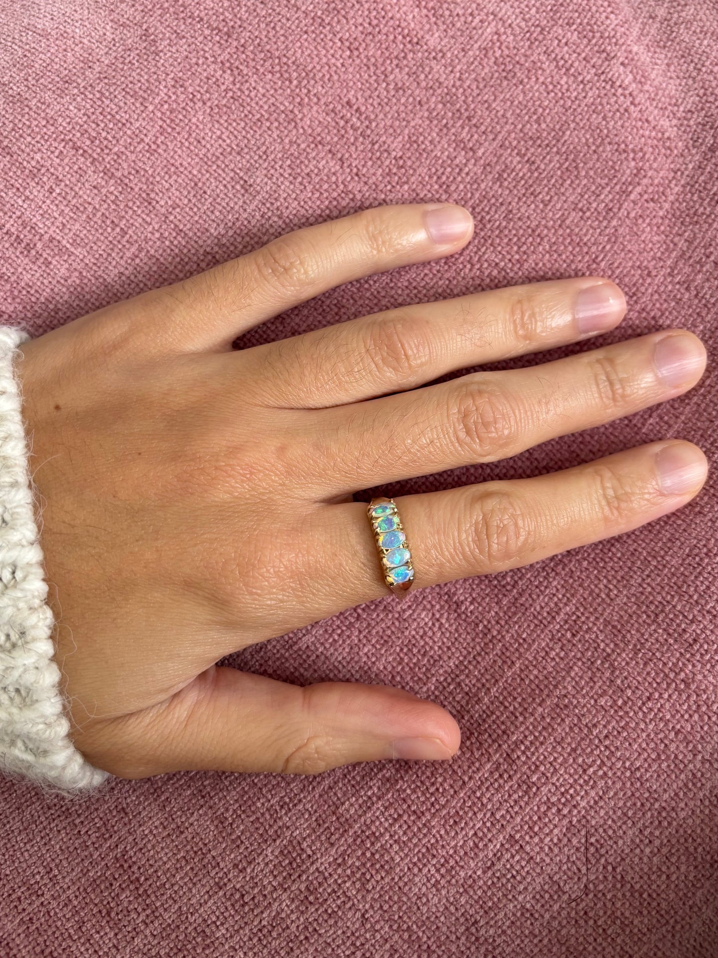 Preloved 9ct Gold 5 Opal Ring