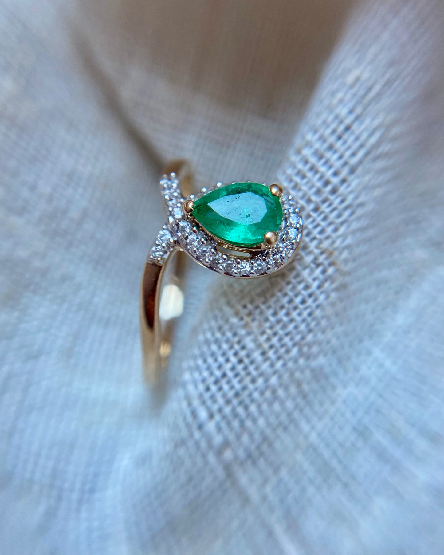 Preloved 10k Gold Emerald Drop & White Gem Ring