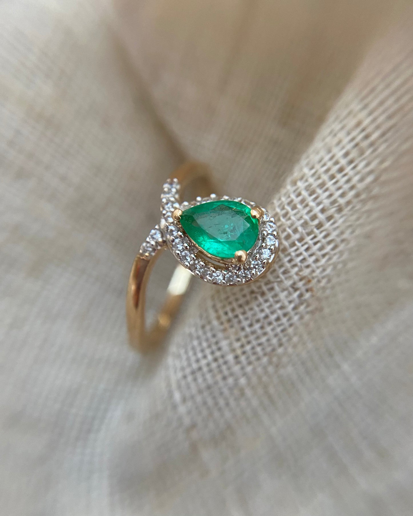 Preloved 10k Gold Emerald Drop & White Gem Ring