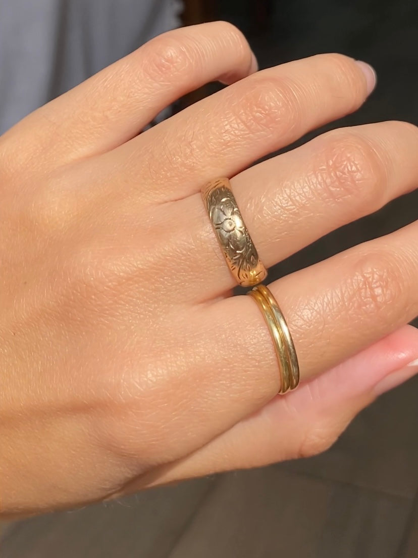 Vintage 9ct Gold Floral Band