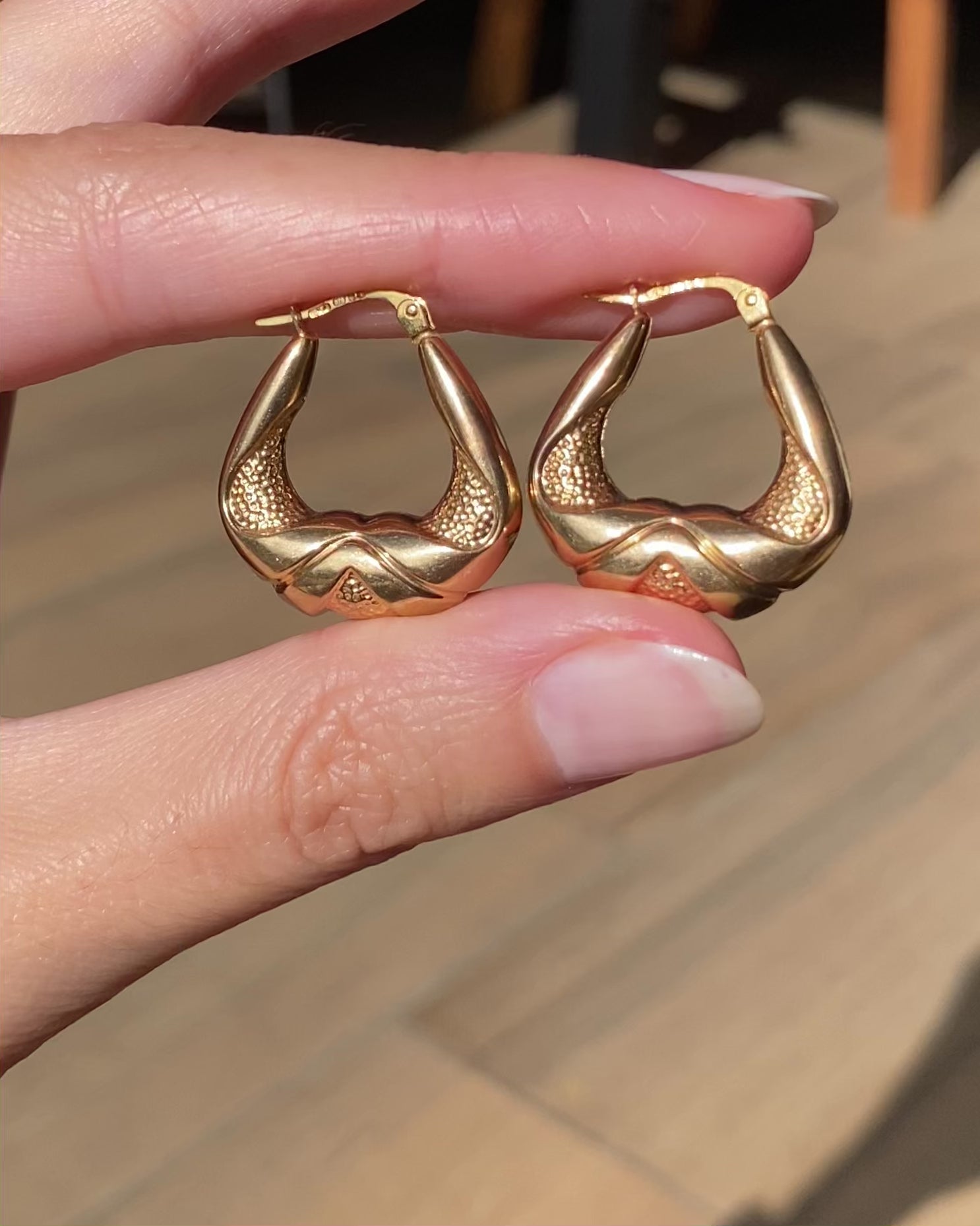 Selling Vintage 9ct Gold Hoop Earrings