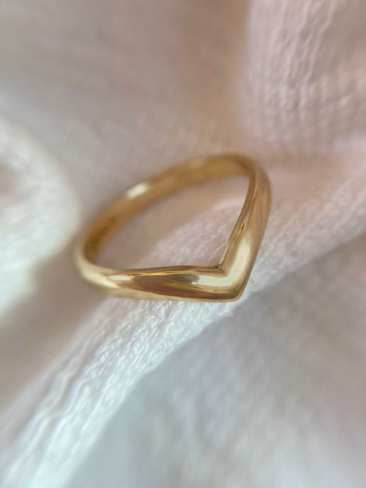 Vintage 9ct Gold Plain Wishbone Ring